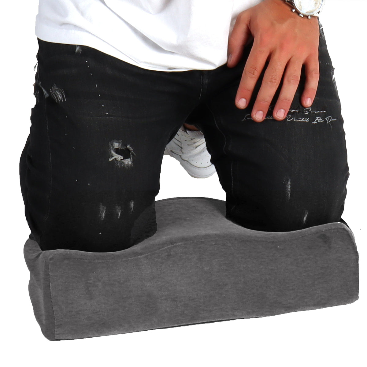 Grey Yesindeed thick foam kneeling pad shown beneath a model’s knees